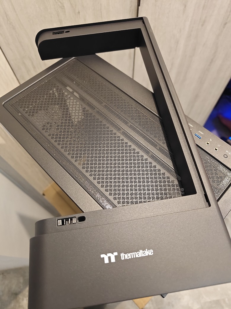 點我看大圖 【開箱】Thermaltake View 290 TG ARGB 平價、用料實在的海景機殼