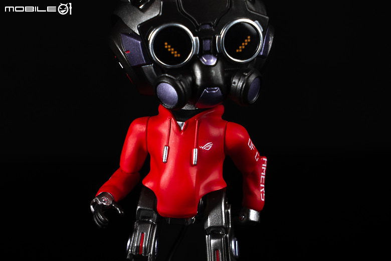 ROG OMNI 可動公仔開箱｜造型盡展 ROG 精神，世界觀具象化的起點！