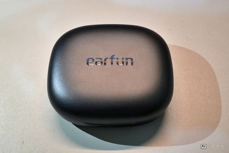 【盲狙先生傳101】EarFun OpenJump Open-Ear Wireless Earbuds | 做到HiRES認證加上超舒適配戴!!實測結果不入耳聲音超清楚!!