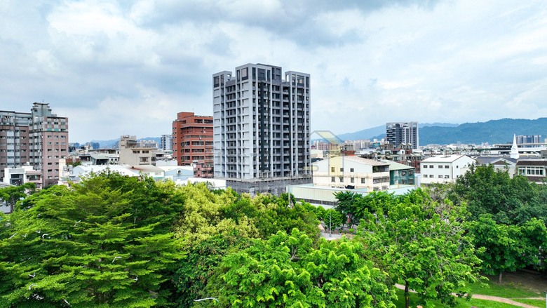 🌟 東區【泓瑞拉拉漾 空拍分享】東福公園 ╳ 旱溪夜市 ╳ 74號快速道路旱溪街匝道