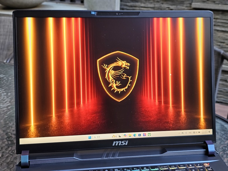 十萬有找的5090─MSI Vector 17 HX AI