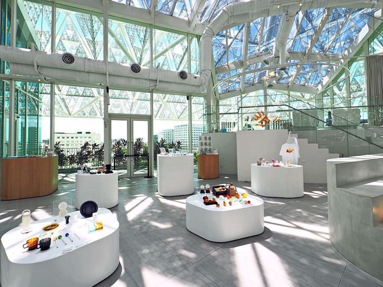 西市場(大菜市)、臺南市美術館2館、台南林百貨、戎館(黑橋牌專賣店)、白日, 夢霧所－蝸牛市吉、原臺南神社社務所、黃家碗粿+泉記狀元粿 — 臺南市區懷舊商店街肆與美食散策