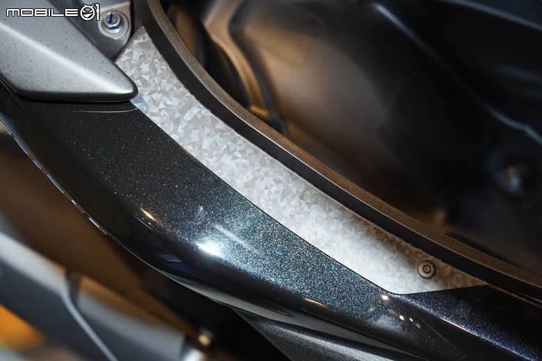 【採訪】2025 YAMAHA NMAX 搭載全新電控「YECVT」登場，真正白牌旗艦羊，建議售價:137,000元