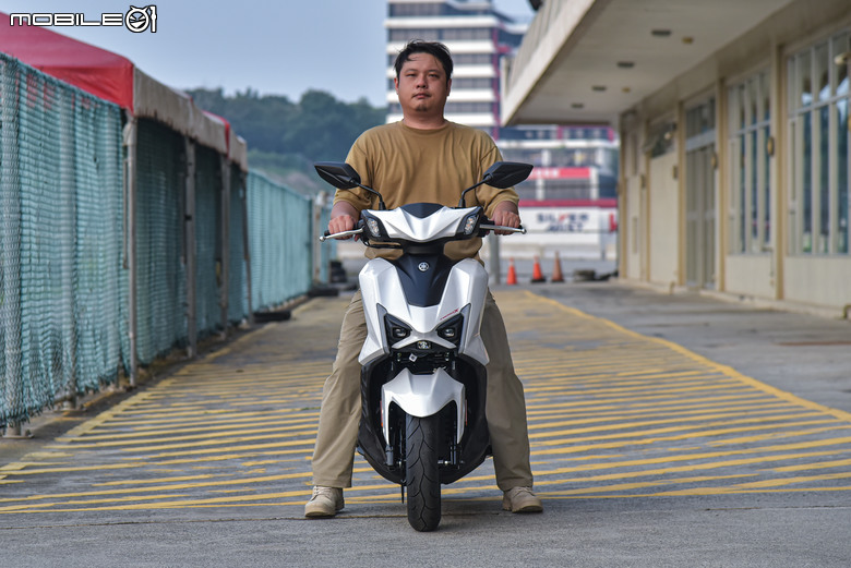 YAMAHA 七代勁戰 CygnusX 試駕報告｜工程面全面改進！平衡性掛帥的125級距運動型速克達！