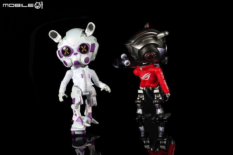 ROG OMNI 可動公仔開箱|造型盡展 ROG 精神,世界觀具象化的起點!