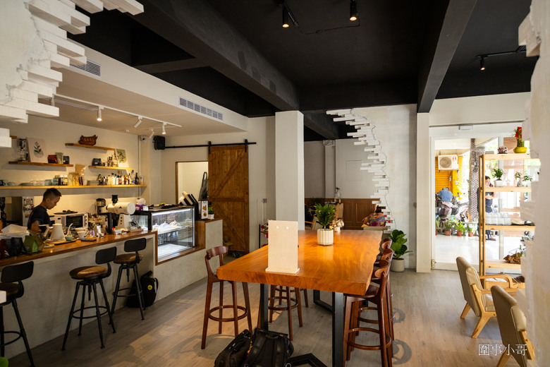 中壢咖啡廳推薦-Mukka cafe-沐卡咖啡,手沖咖啡匠心獨具,咖啡師信手拈來都是讓人回味再三的極品~有自製的美味甜點也有高質感的點心~