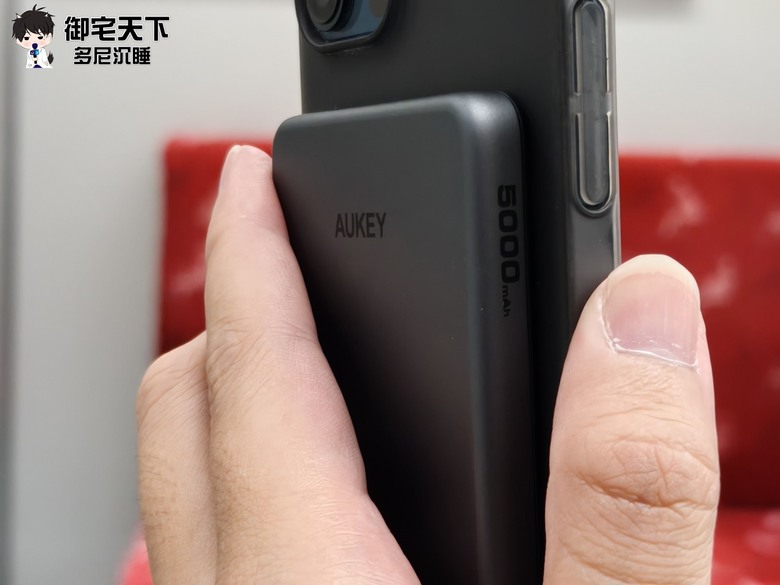 開箱|AUKEY MagFusion M5000 / M10000 Qi2 磁吸超薄行動電源 - iPhone 17 最佳旅遊出國充電搭檔!