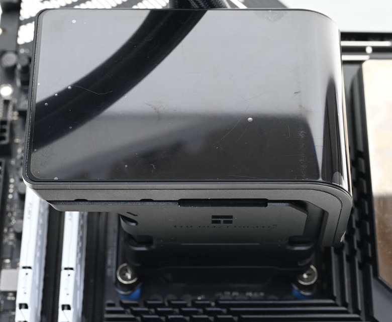 THERMALRIGHT索摩樂WONDER VISION 360 UB ARGB BLACK一體式水冷散熱器開箱