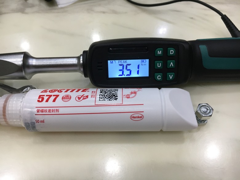 Loctite 真仿螺絲膠,管螺牙膠比較
