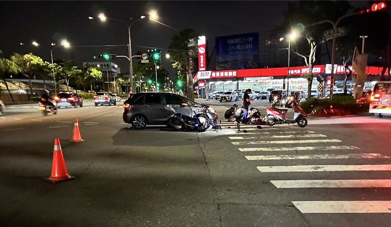 直接左轉最安全，待轉區=待撞區