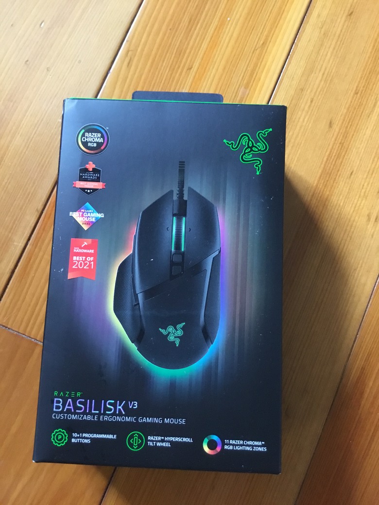 RAZERBasilisk V3雷蛇 巴賽利斯蛇V3有線電競滑鼠簡單開箱