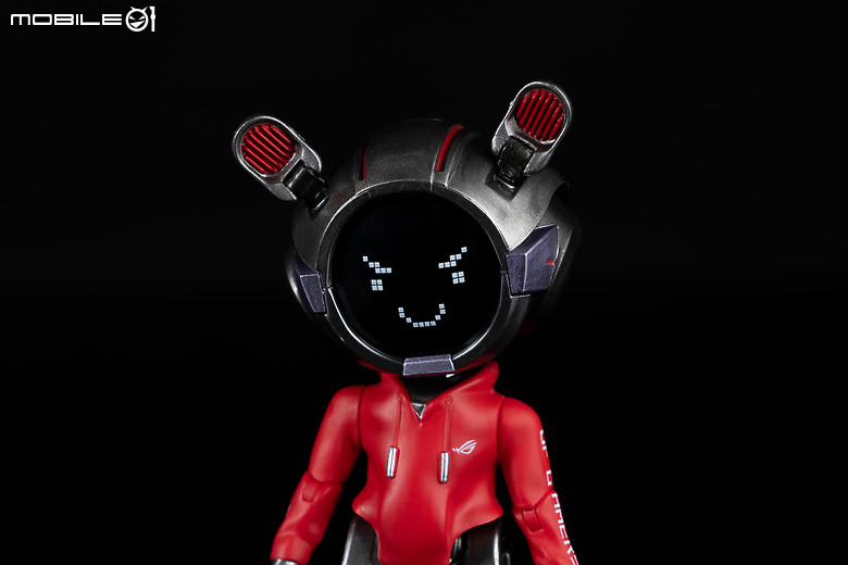 ROG OMNI 可動公仔開箱｜造型盡展 ROG 精神，世界觀具象化的起點！