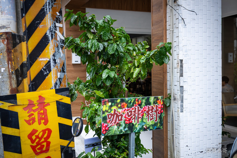 中壢咖啡廳推薦-Mukka cafe-沐卡咖啡,手沖咖啡匠心獨具,咖啡師信手拈來都是讓人回味再三的極品~有自製的美味甜點也有高質感的點心~