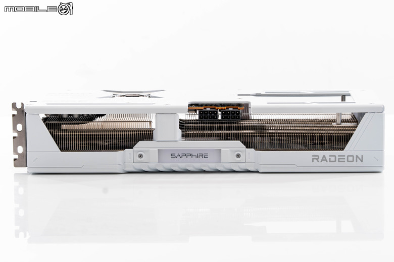 AMD Radeon RX 9070 GRE 顯示卡開箱實測 以高性價比主攻 1440p 解析度非光追遊戲市場