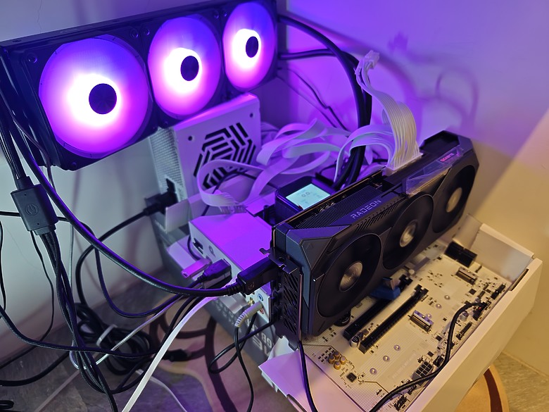 點我看大圖 【開箱】Thermaltake View 290 TG ARGB 平價、用料實在的海景機殼