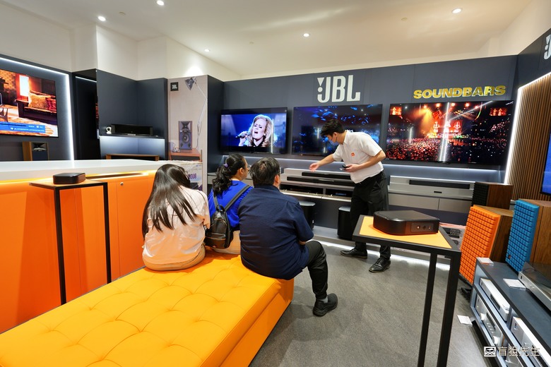【盲狙特報】JBL DREAM PLAZA 統一時代百貨台北店 | 為音樂愛好者打造，全年齡駐足賞樂的好地方❤️