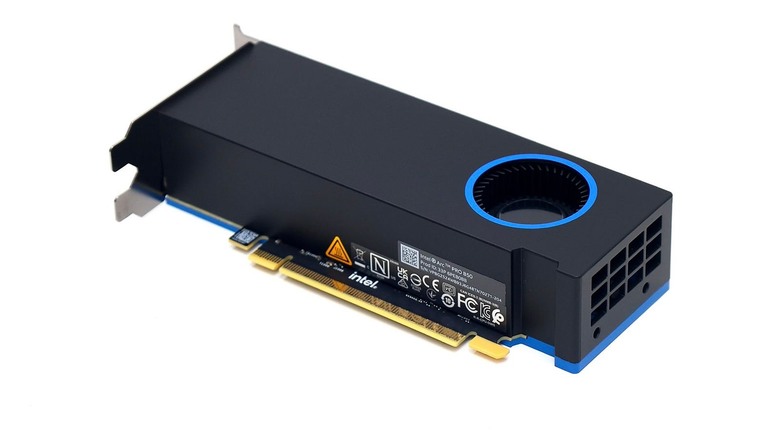 點我看大圖 獨家拆解 Intel Arc Pro B50 運算卡,開箱藍廠 AI 加速新利器