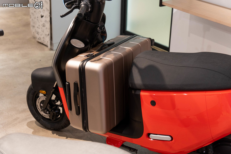 Gogoro EZZY 500試駕｜智慧駐車、定速巡航上車，搭配補助最低四萬有找！