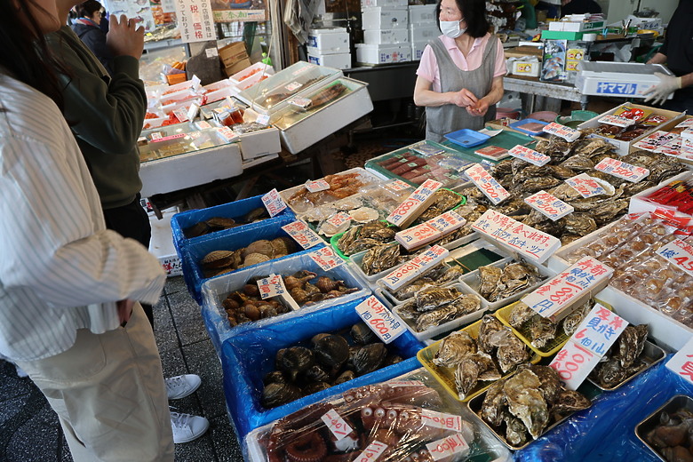 夏日北海道自由行-札幌+小樽篇(場外市場/北海道神宮/啤酒博物館/三角市場/小樽運河/堺町通/二條市場/大通公園)