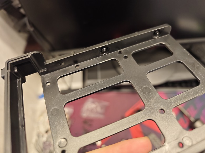 點我看大圖 【開箱】Thermaltake View 290 TG ARGB 平價、用料實在的海景機殼