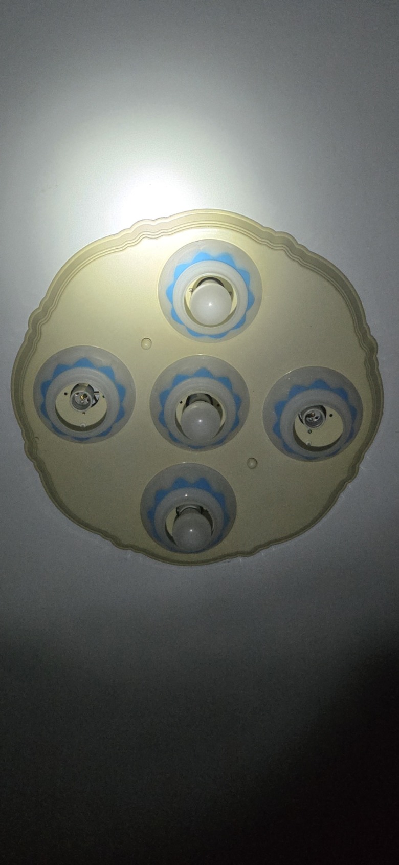 拆壓克力吸頂燈的燈罩