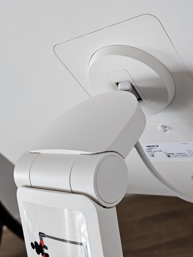 居家斜槓神器 LG 32U889SA簡單開箱