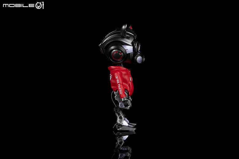 ROG OMNI 可動公仔開箱｜造型盡展 ROG 精神，世界觀具象化的起點！