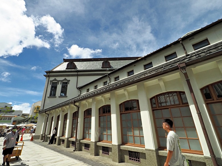 西市場(大菜市)、臺南市美術館2館、台南林百貨、戎館(黑橋牌專賣店)、白日, 夢霧所－蝸牛市吉、原臺南神社社務所、黃家碗粿+泉記狀元粿 — 臺南市區懷舊商店街肆與美食散策
