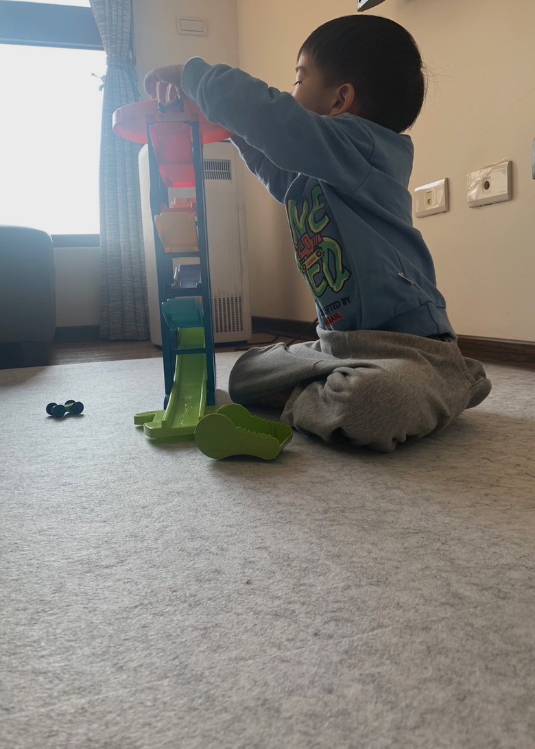 【分享】家裡孩子蹦跳吵到樓下鄰居怎麼辦?推薦我的擾鄰好物吸音制震地墊