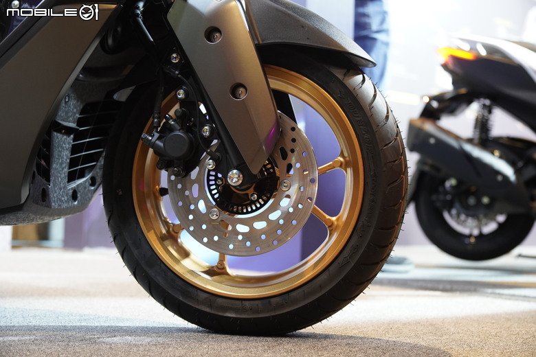 【採訪】2025 YAMAHA NMAX 搭載全新電控「YECVT」登場，真正白牌旗艦羊，建議售價:137,000元