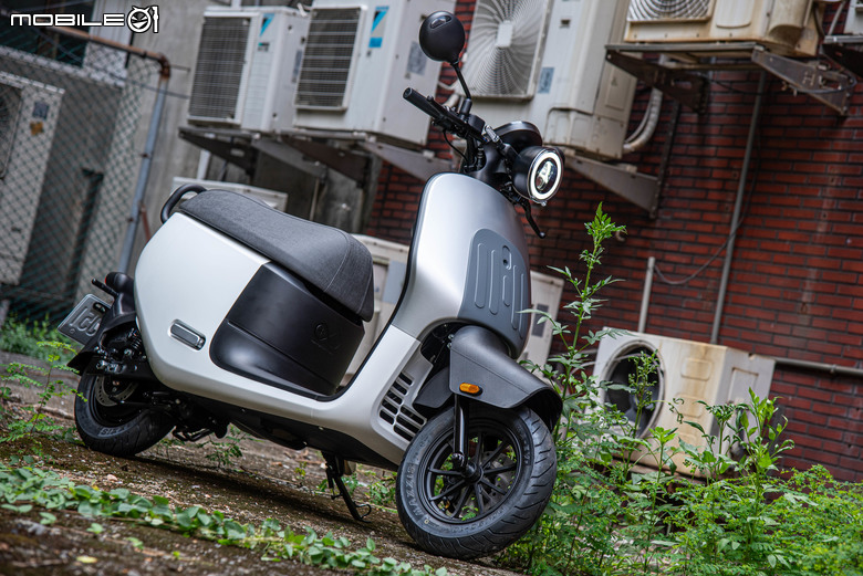 Gogoro EZZY 500試駕｜智慧駐車、定速巡航上車，搭配補助最低四萬有找！