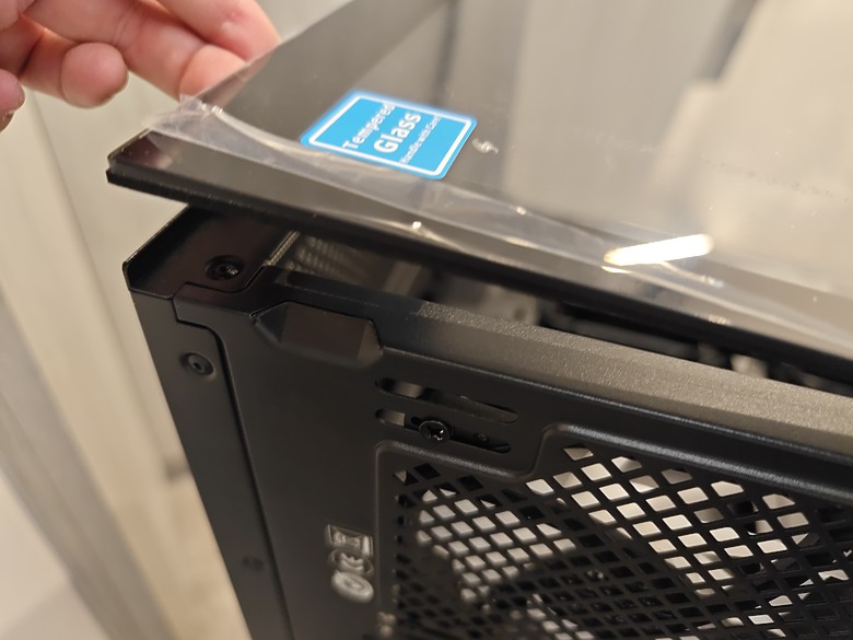 點我看大圖 【開箱】Thermaltake View 290 TG ARGB 平價、用料實在的海景機殼