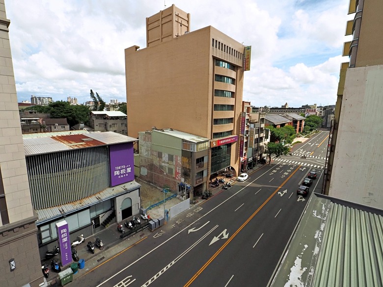 西市場(大菜市)、臺南市美術館2館、台南林百貨、戎館(黑橋牌專賣店)、白日, 夢霧所－蝸牛市吉、原臺南神社社務所、黃家碗粿+泉記狀元粿 — 臺南市區懷舊商店街肆與美食散策