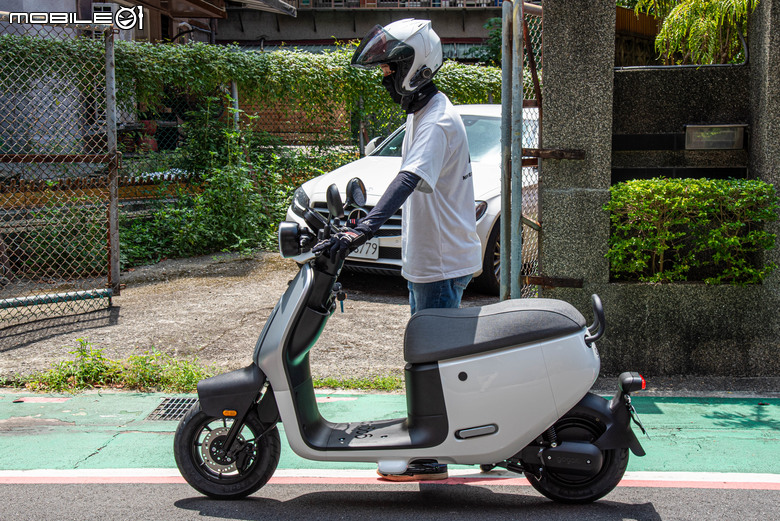 Gogoro EZZY 500試駕｜智慧駐車、定速巡航上車，搭配補助最低四萬有找！