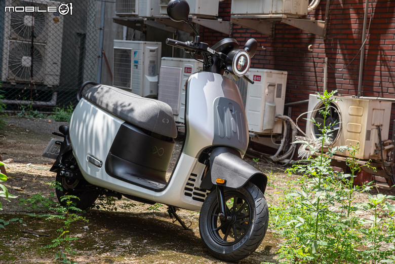 Gogoro EZZY 500試駕｜智慧駐車、定速巡航上車，搭配補助最低四萬有找！