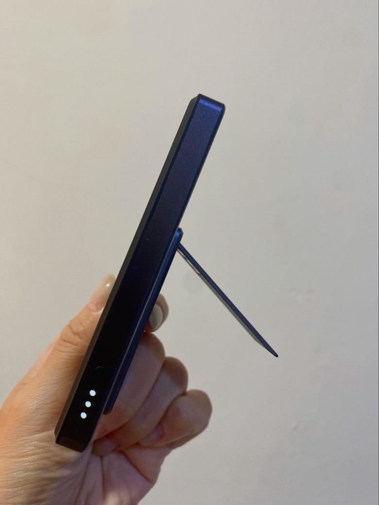 [分享] 演唱會救星 PHILIPS 黑金剛 Qi2 行動電源小開箱心得