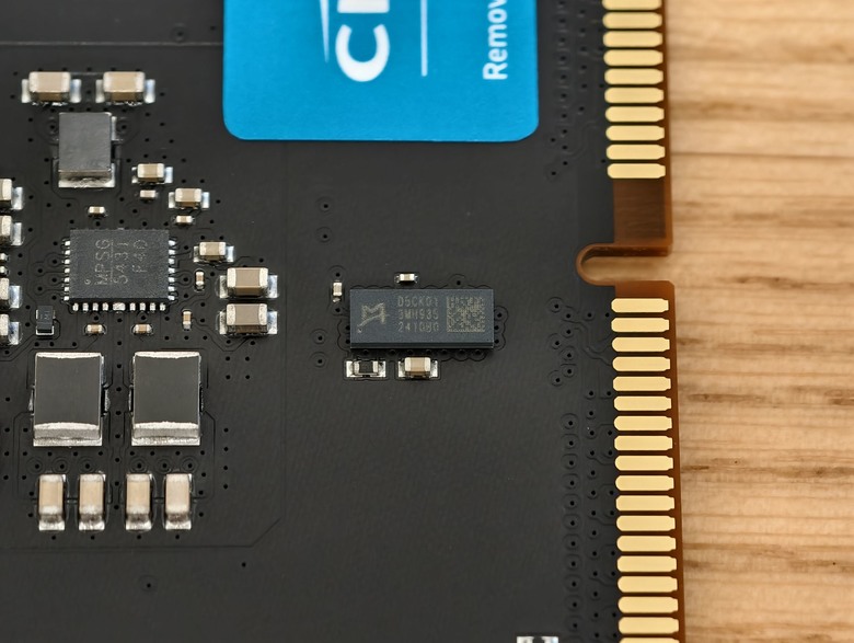求變也求穩，更快的次世代記憶體Crucial CUDDIM DDR5-6400 16GBX2開箱試用