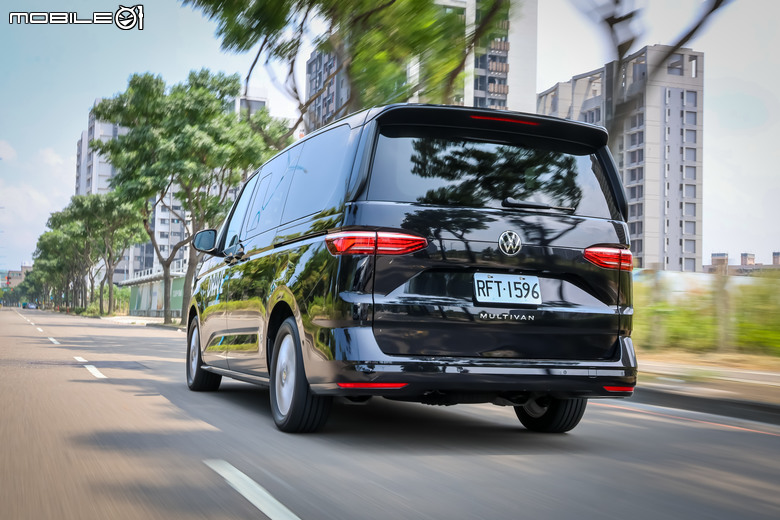 福斯商旅 Volkswagen T7 Multivan TDI 試駕｜多元動力選項、休旅機能同樣出色！