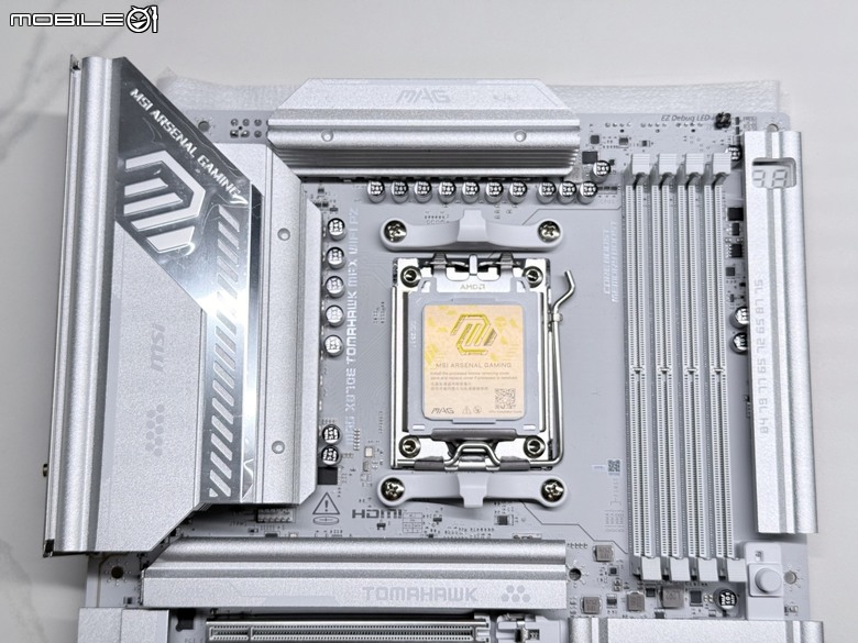 純銀白背插主流主機板!微星 X870E Tomahawk Max Wifi PZ