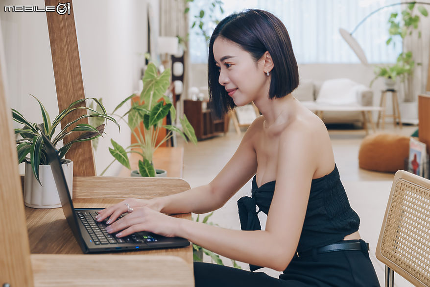 Acer Predator Triton 14 AI｜手繪觸覺回饋觸控板盡展創作實力