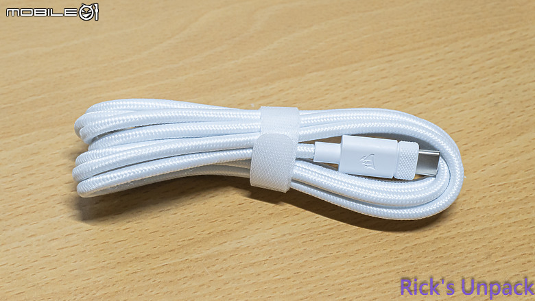 點我看大圖 【開箱】賊船超輕量無線滑鼠 | CORSAIR SABRE V2 PRO ULTRALIGHT WIRELESS WHITE