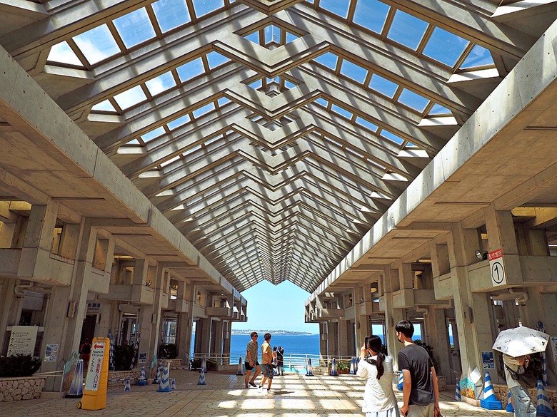 沖繩自助旅行不自駕交通攻略與景點簡述 — 泰越捷VZ568+VZ569、那霸機場入出境、當地GO及Uber、kkday包車接送、沖繩單軌(沖縄都市モノレール)、Air Porter 行李特工(運送) — 2025年教師節連假之日本沖繩不自駕四日之旅 — 「楔子」