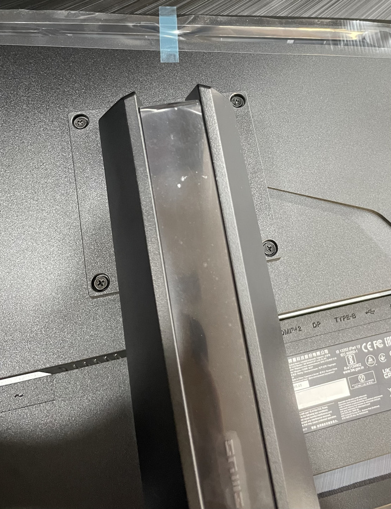 台中微星旗艦館 | MSI MAG 272URDF E16 4K 160Hz 一台滿足玩家與創作者的4K全能戰士