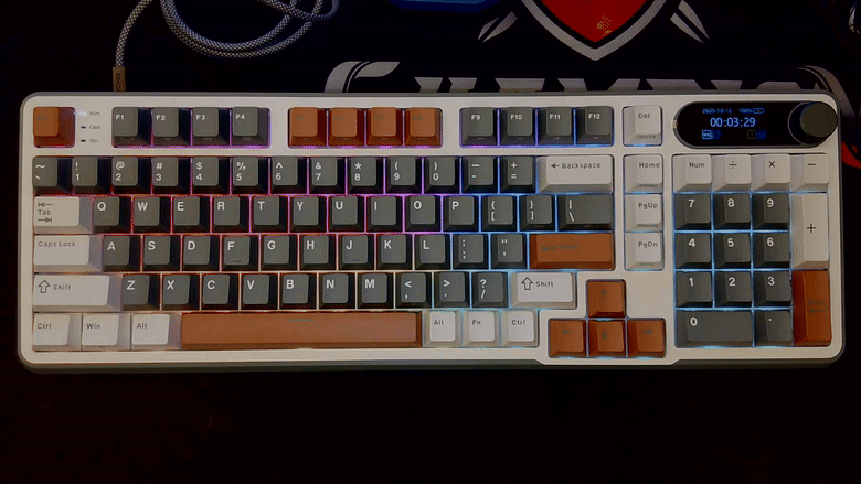 點我看大圖 開箱|【ROYAL KLUDGE】RK S98 三模無線機械鍵盤 - 自帶螢幕及音量旋鈕,可熱插拔的 98 鍵雪皇軸之作!