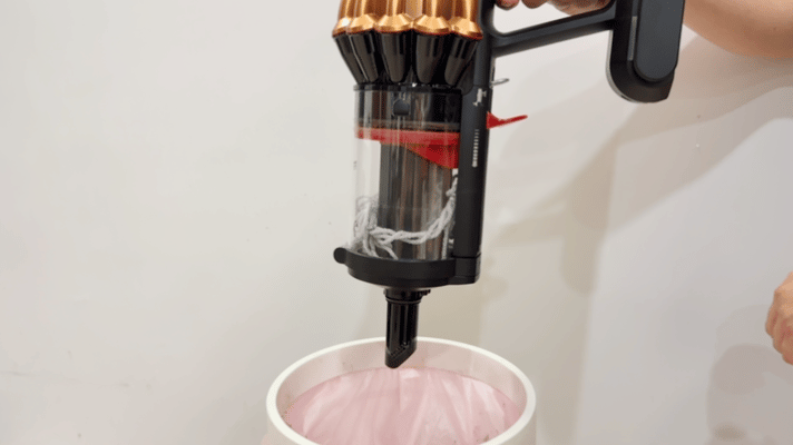 315AW 怪獸吸力＋雙錐無纏結設計，Dyson V16 Piston Animal 強悍精練清潔體驗