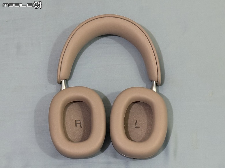 Bowers & Wilkins Px8 S2 不專業簡易開箱