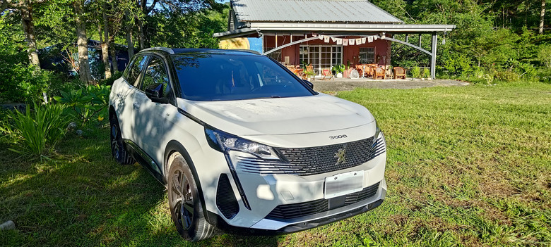 Peugeot 3008 / 5008 實用的扶手大冰箱~