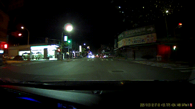 同胞們別在晚上闖紅燈好嗎？