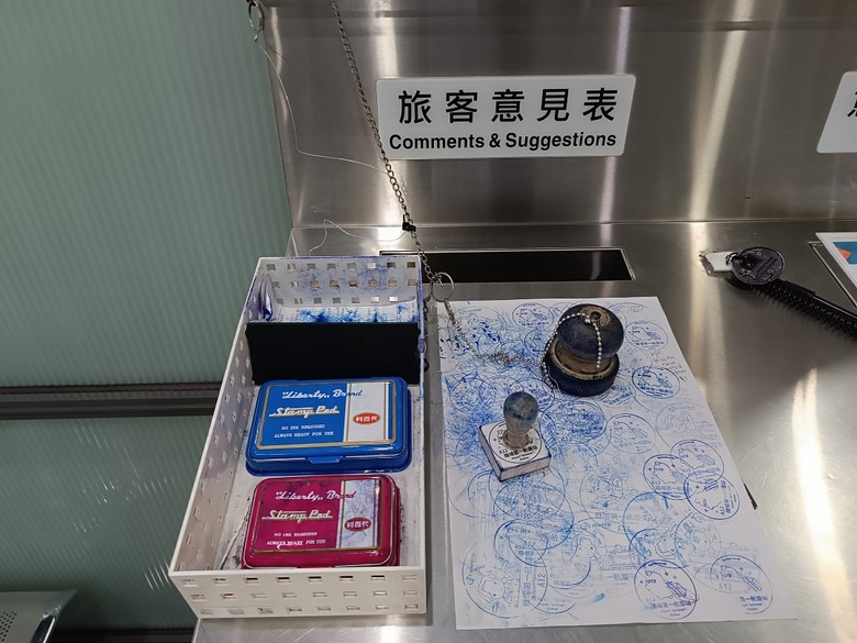 沖繩自助旅行不自駕交通攻略與景點簡述 — 泰越捷VZ568+VZ569、那霸機場入出境、當地GO及Uber、kkday包車接送、沖繩單軌(沖縄都市モノレール)、Air Porter 行李特工(運送) — 2025年教師節連假之日本沖繩不自駕四日之旅 — 「楔子」