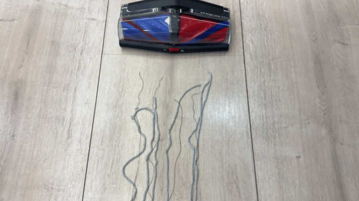 315AW 怪獸吸力＋雙錐無纏結設計，Dyson V16 Piston Animal 強悍精練清潔體驗